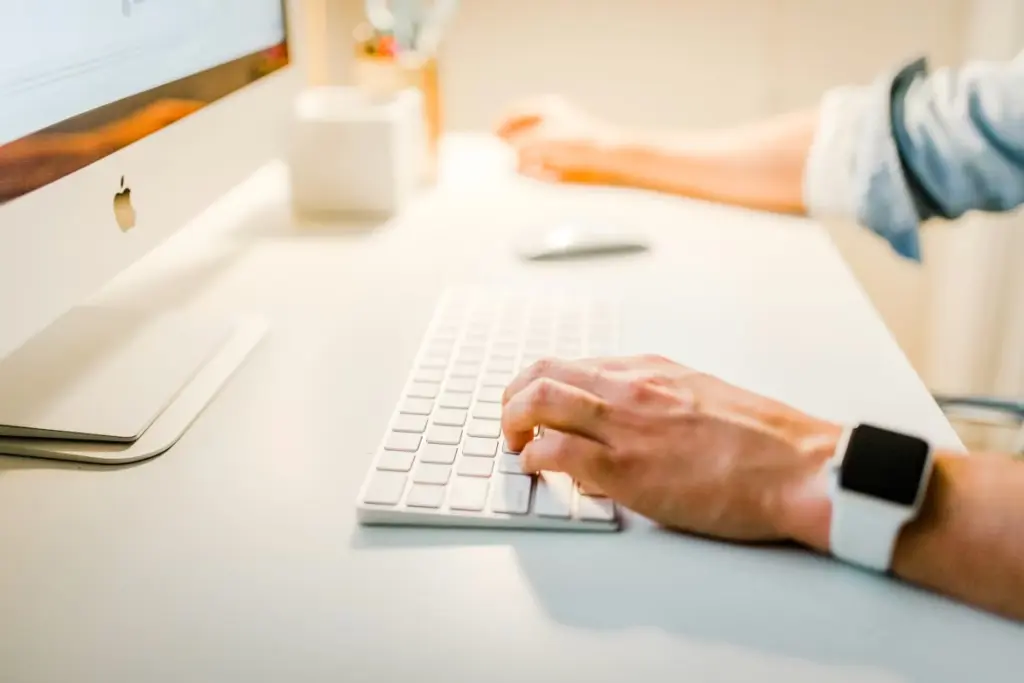 email marketing service image freelance SEO analyst in Thrissur